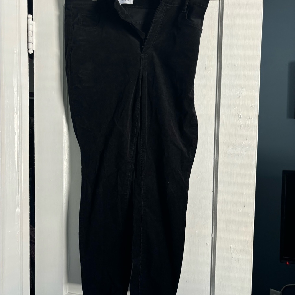 Black small corduroy jeans